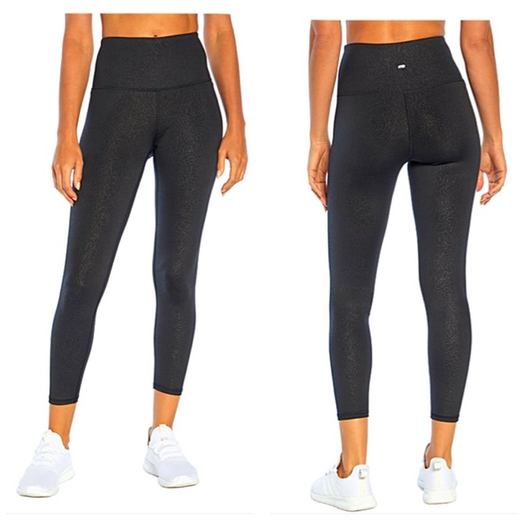 NWT MARIKA COMPRESSION HIGH RISE LEGGING 25” M Black “Contender” Floral Embossed - Picture 4 of 10